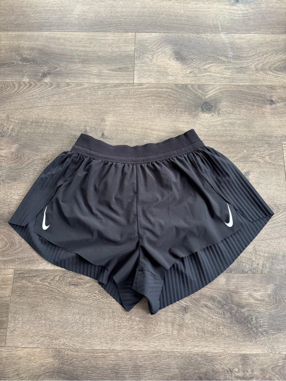 Nike Women’s Aeroswift Black Athletic Shorts - Picture 5 of 9